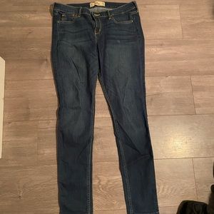 11R Hollister Jeans